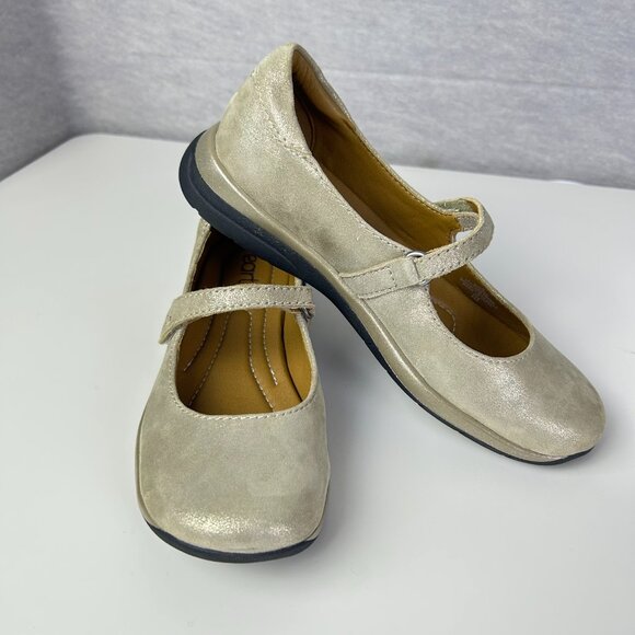 Earth Shoes - NWOT Earth Gold  Round Toe Tose Mary Jane Comfort Casual Flats Women's Size 7M